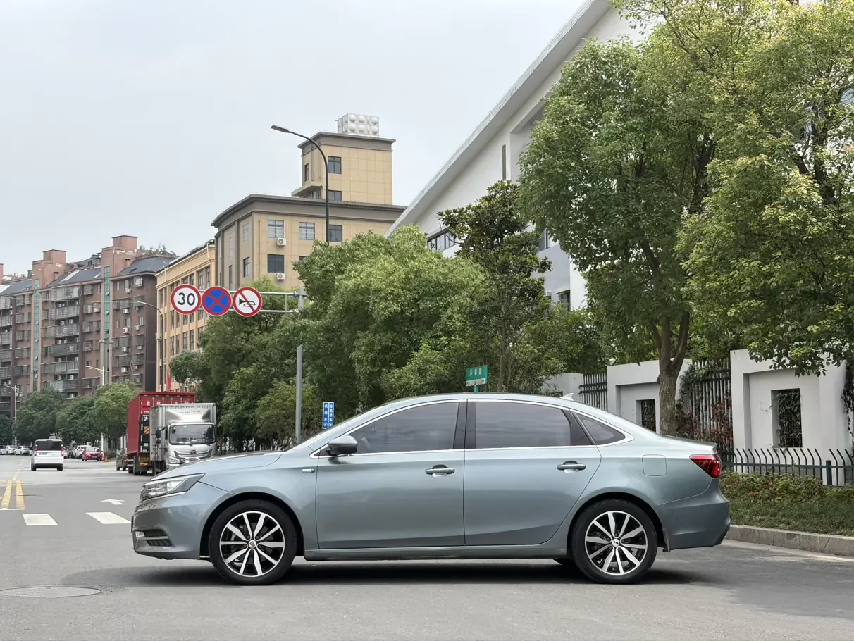 Roewe i6 Classic