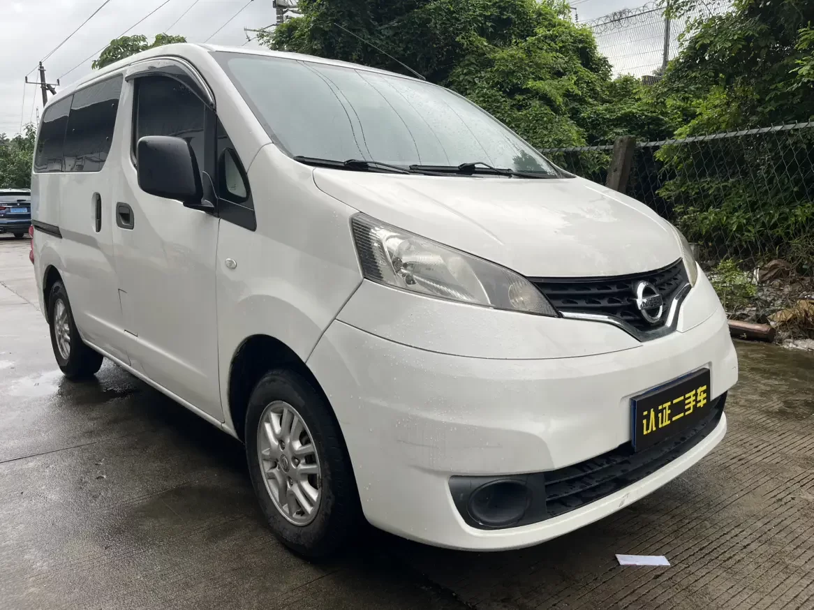 Nissan NV200