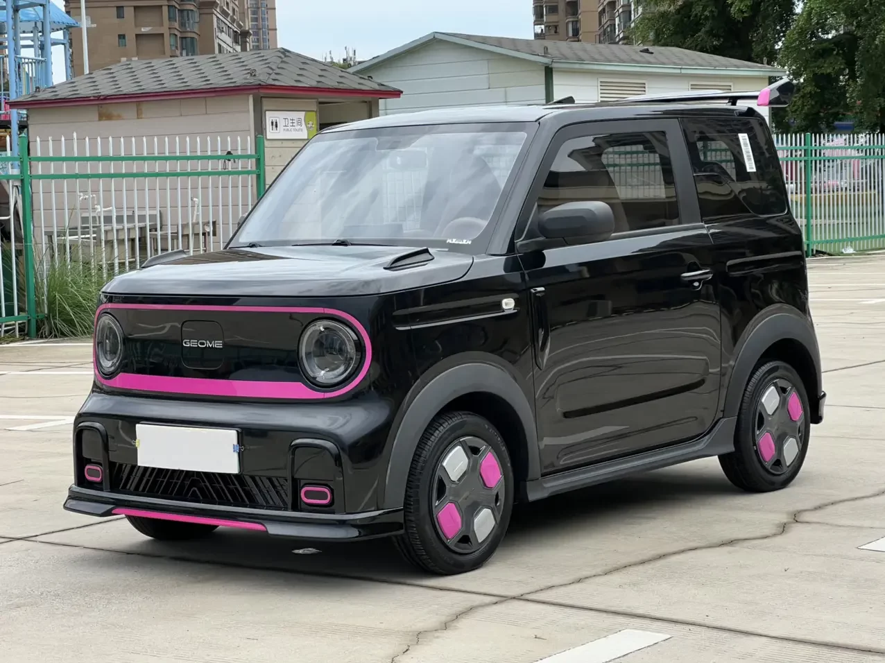 Geely panda