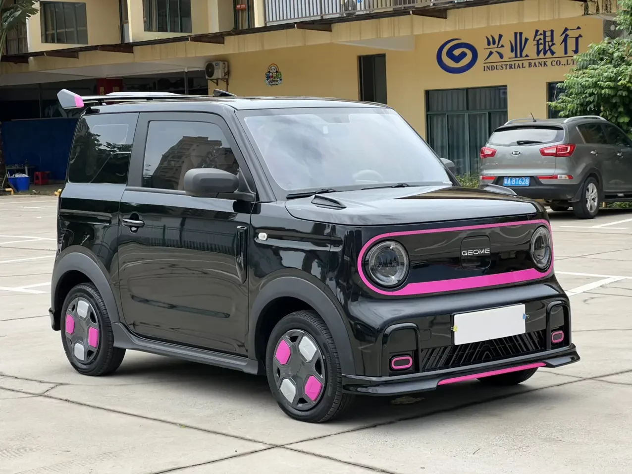 Geely panda