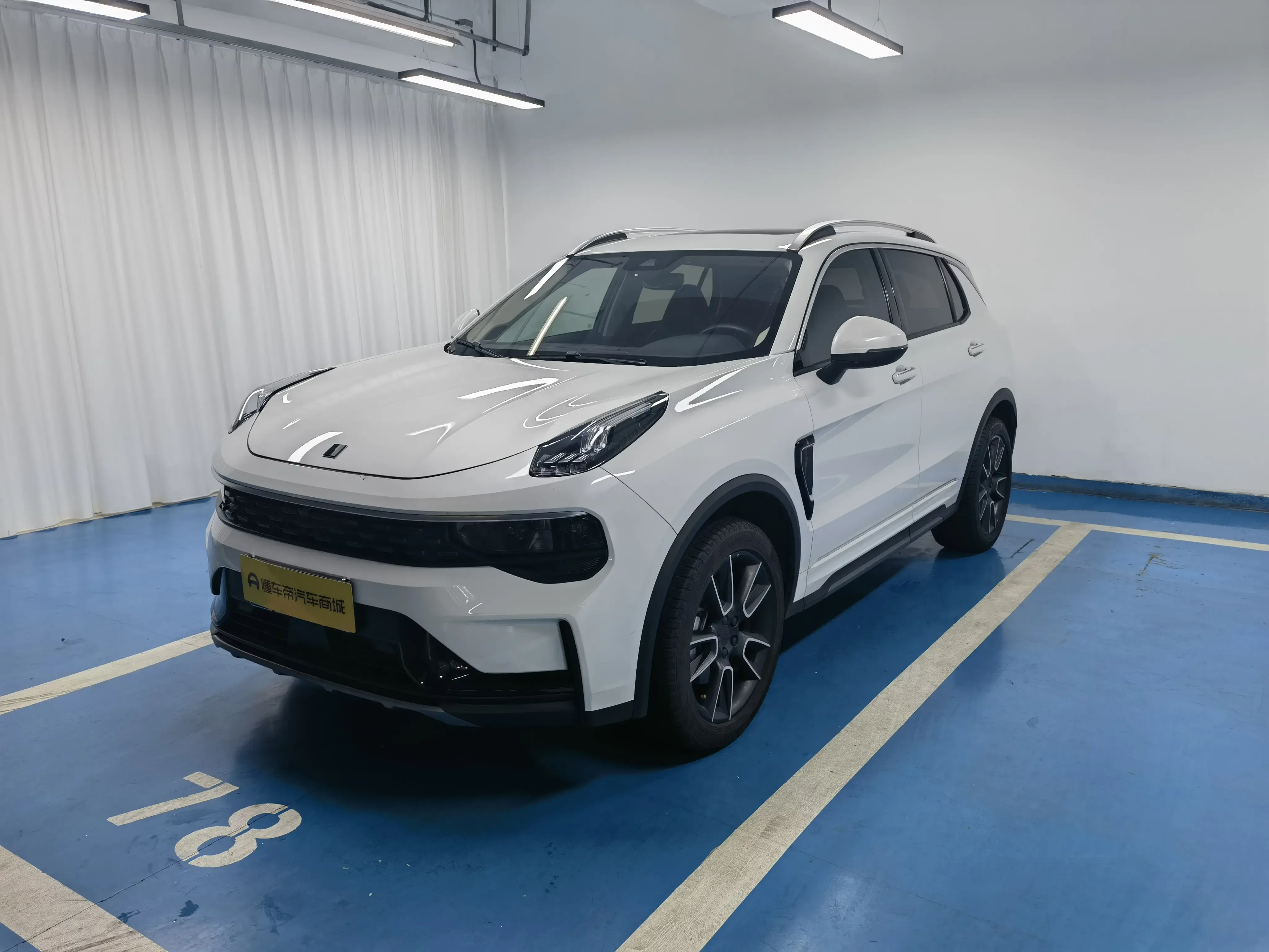Lynk & Co 01