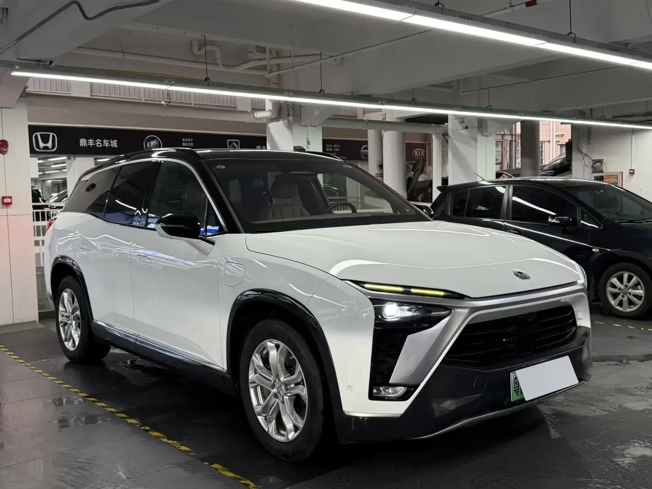 NIO ES8