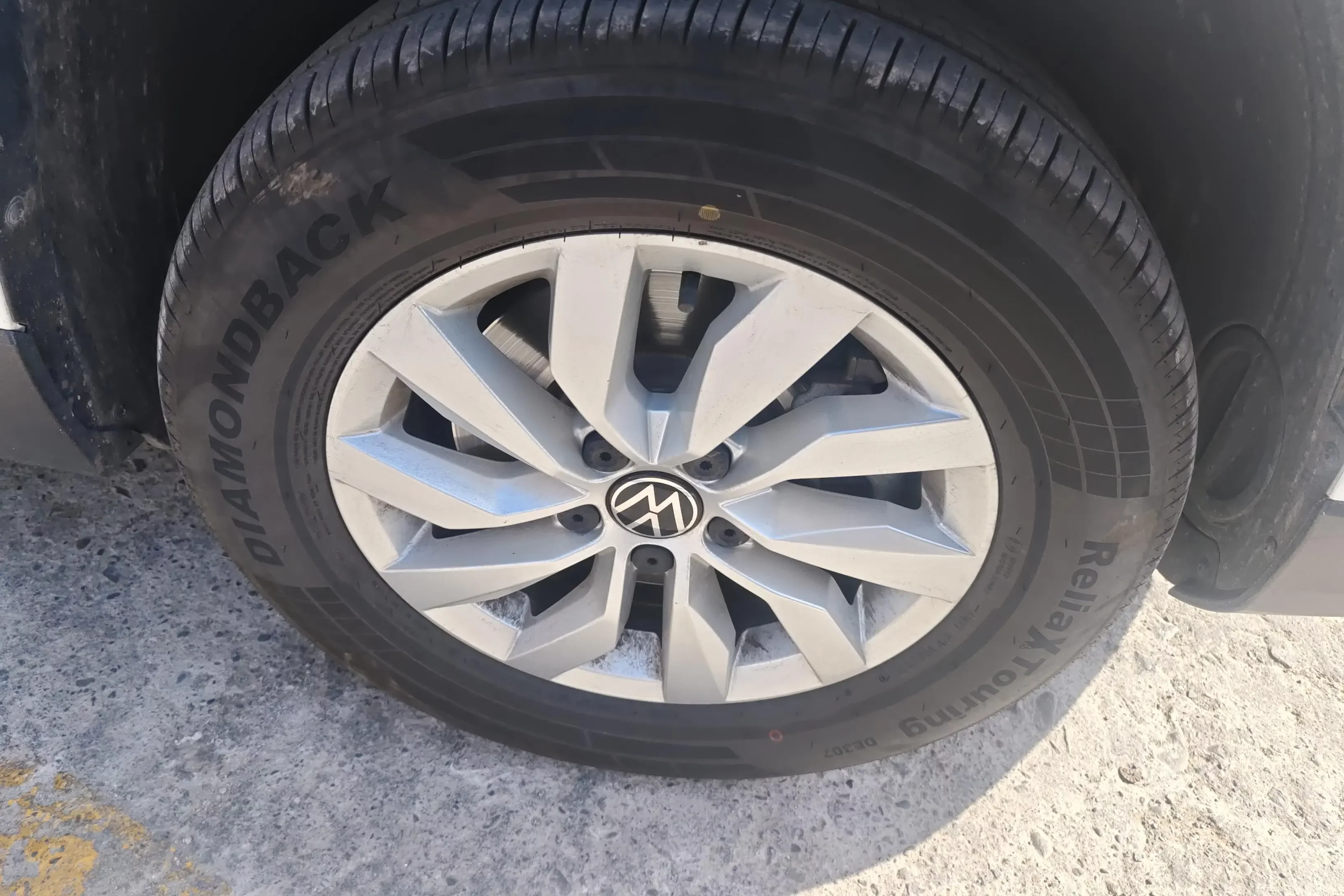 Volkswagen Tharu