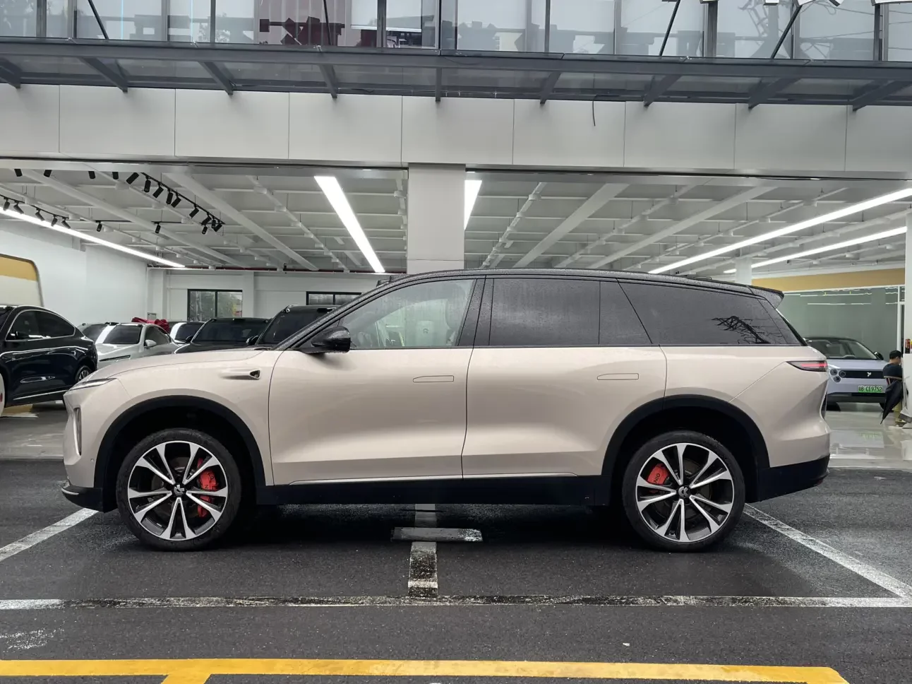 NIO ES8