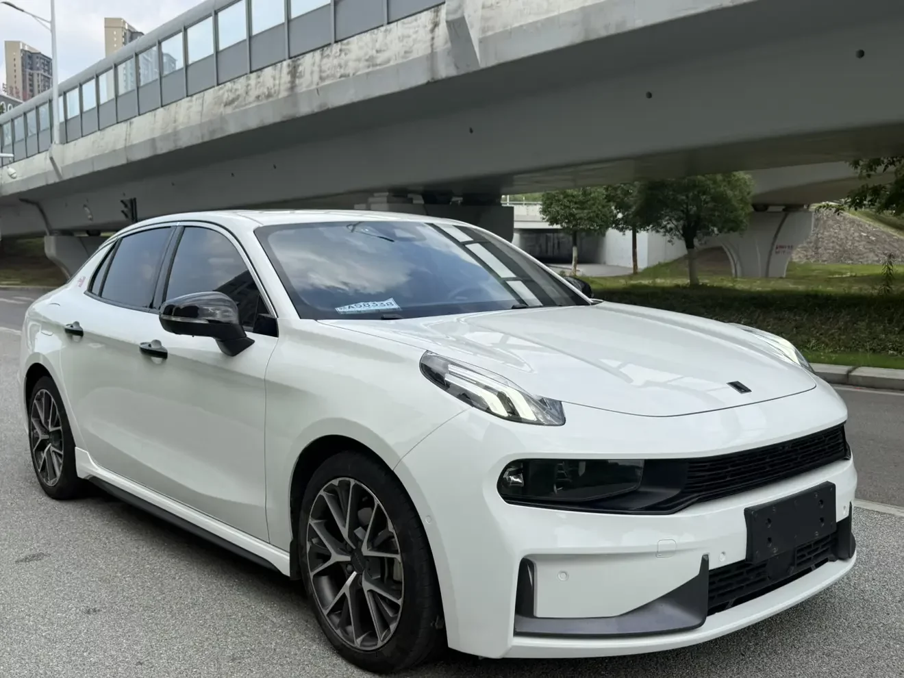 Lynk & Co 03
