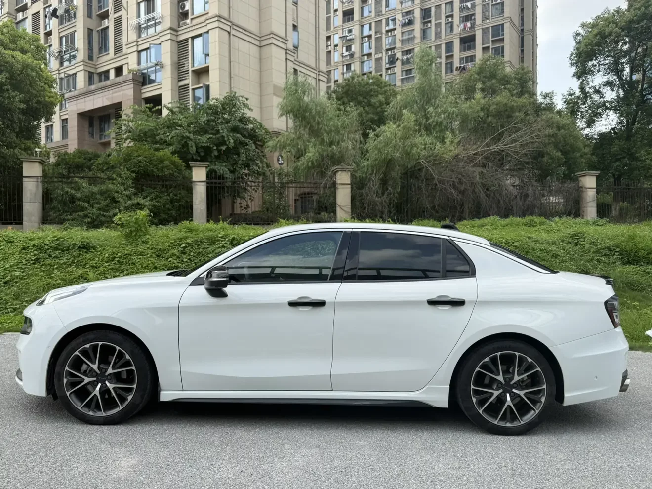 Lynk & Co 03
