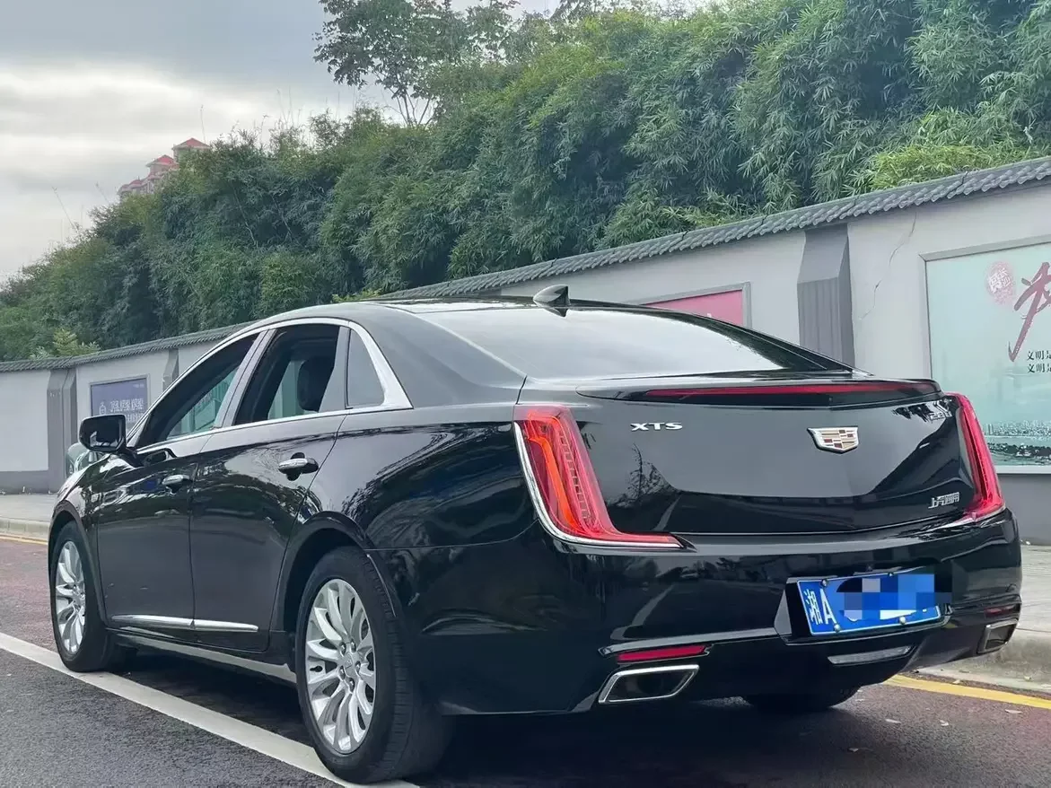 Cadillac XTS