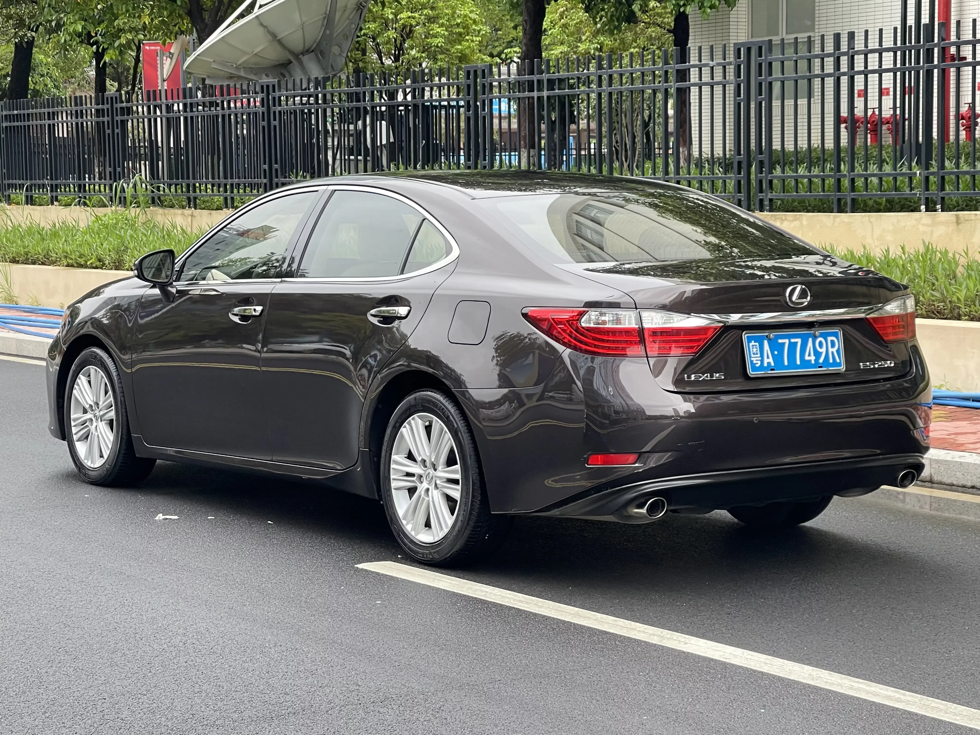 Lexus ES