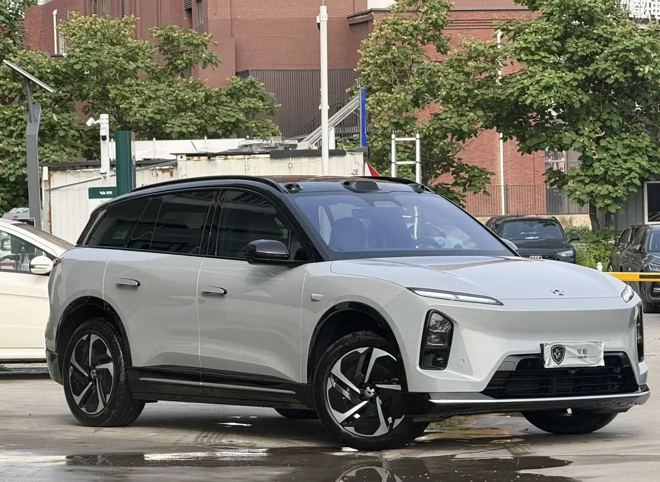 NIO ES6