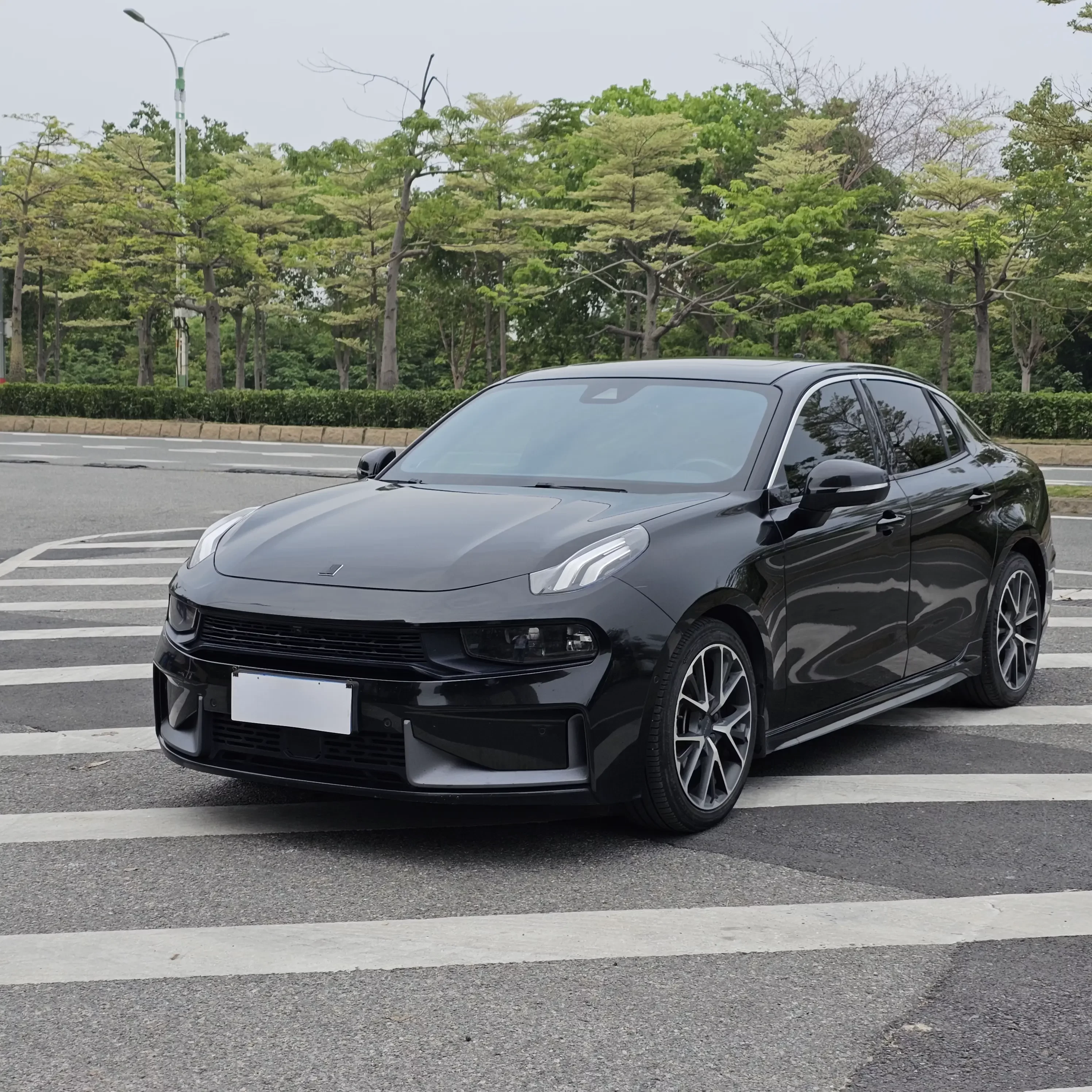 Lynk & Co 03