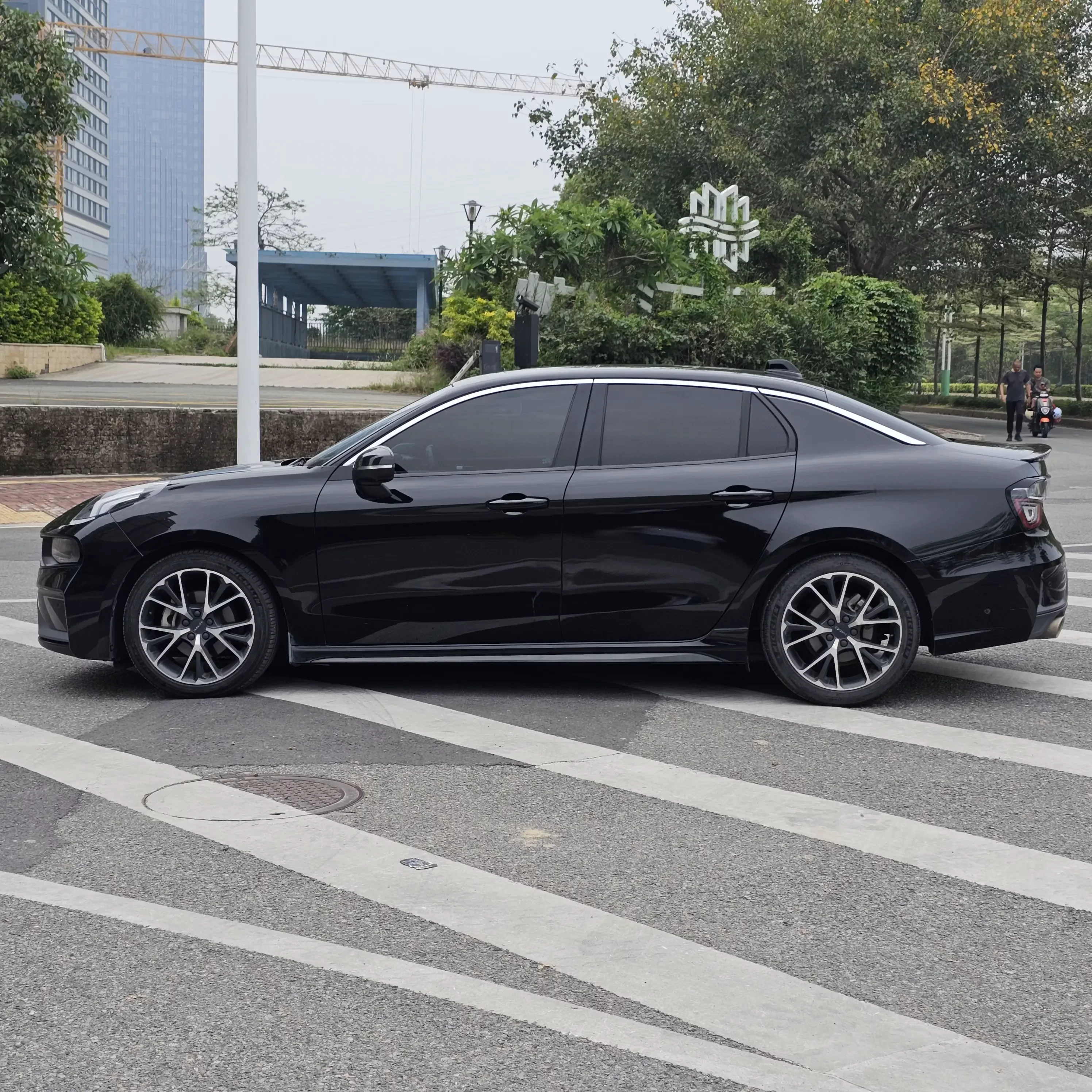 Lynk & Co 03