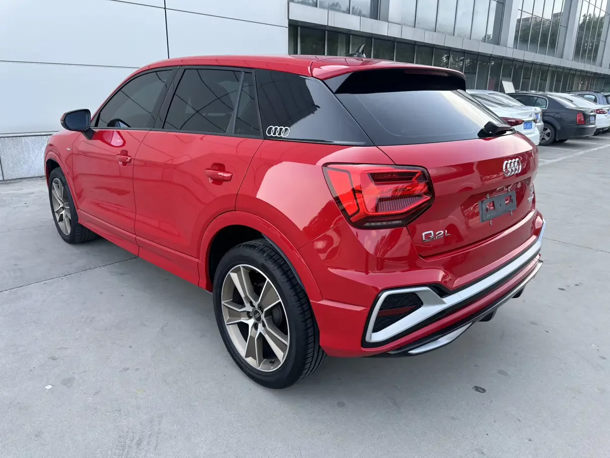 Audi Q2L