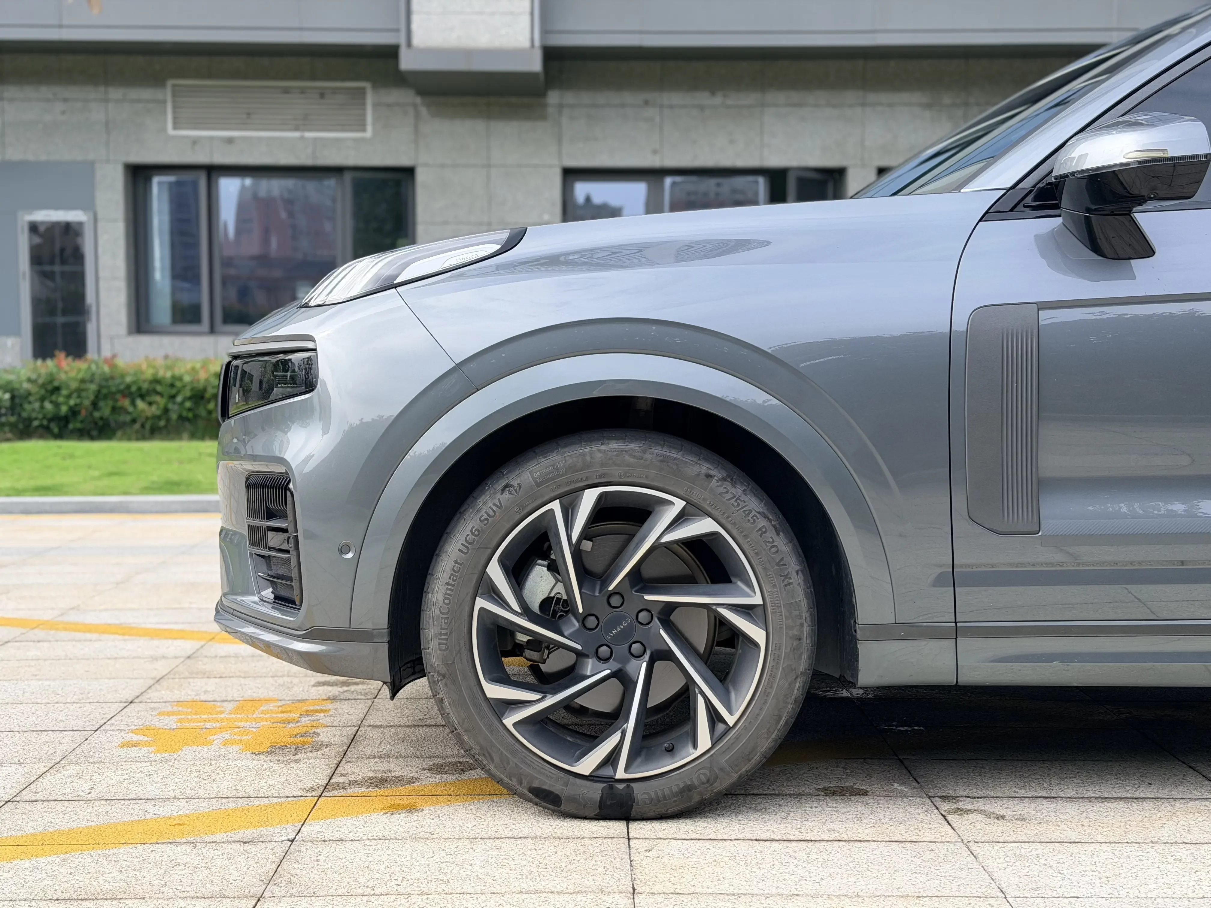 Lynk & Co 09