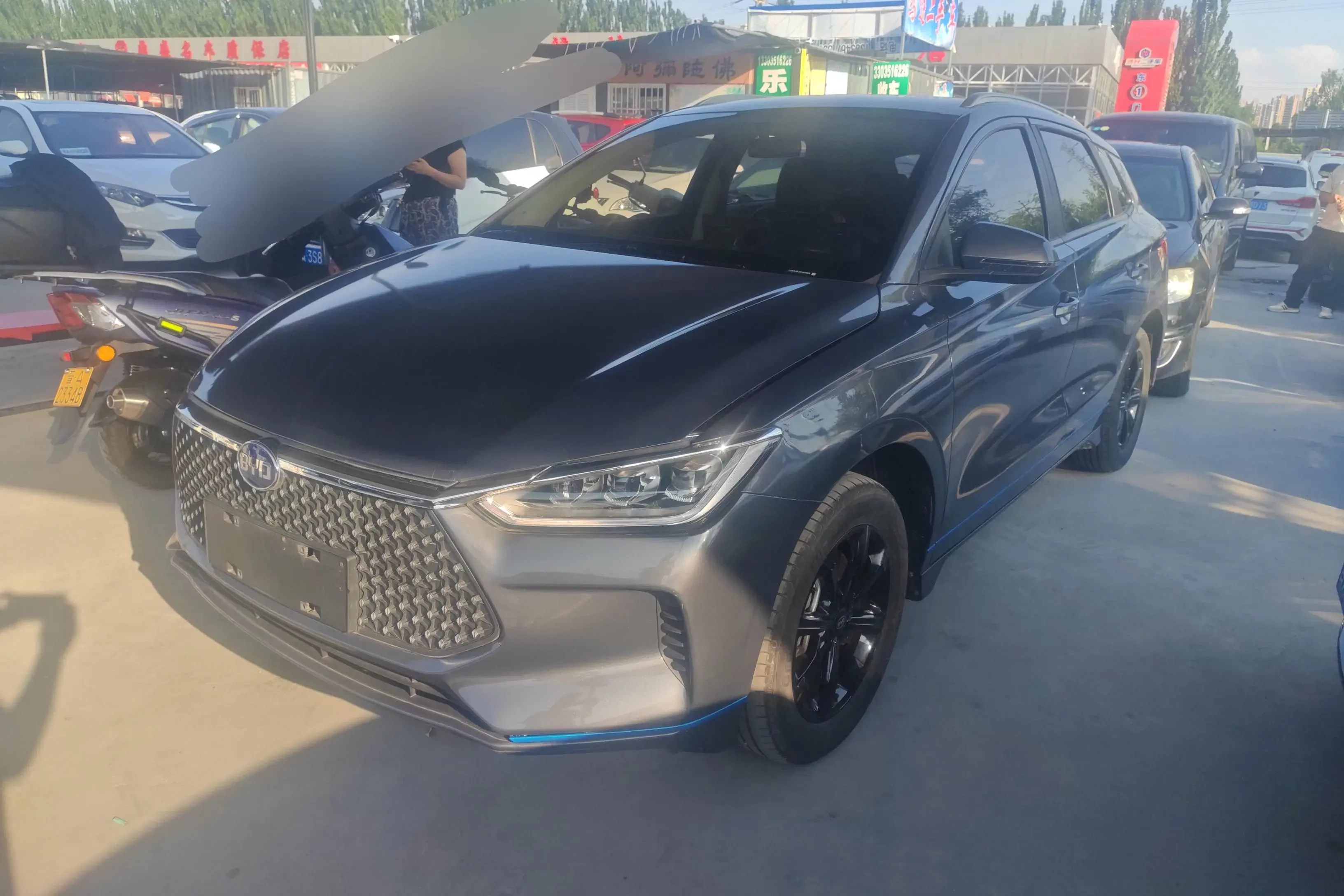 BYD e2