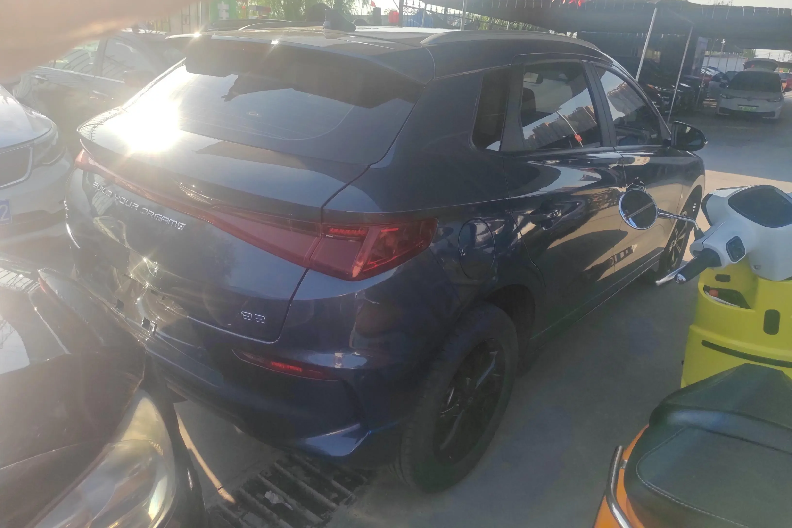 BYD e2