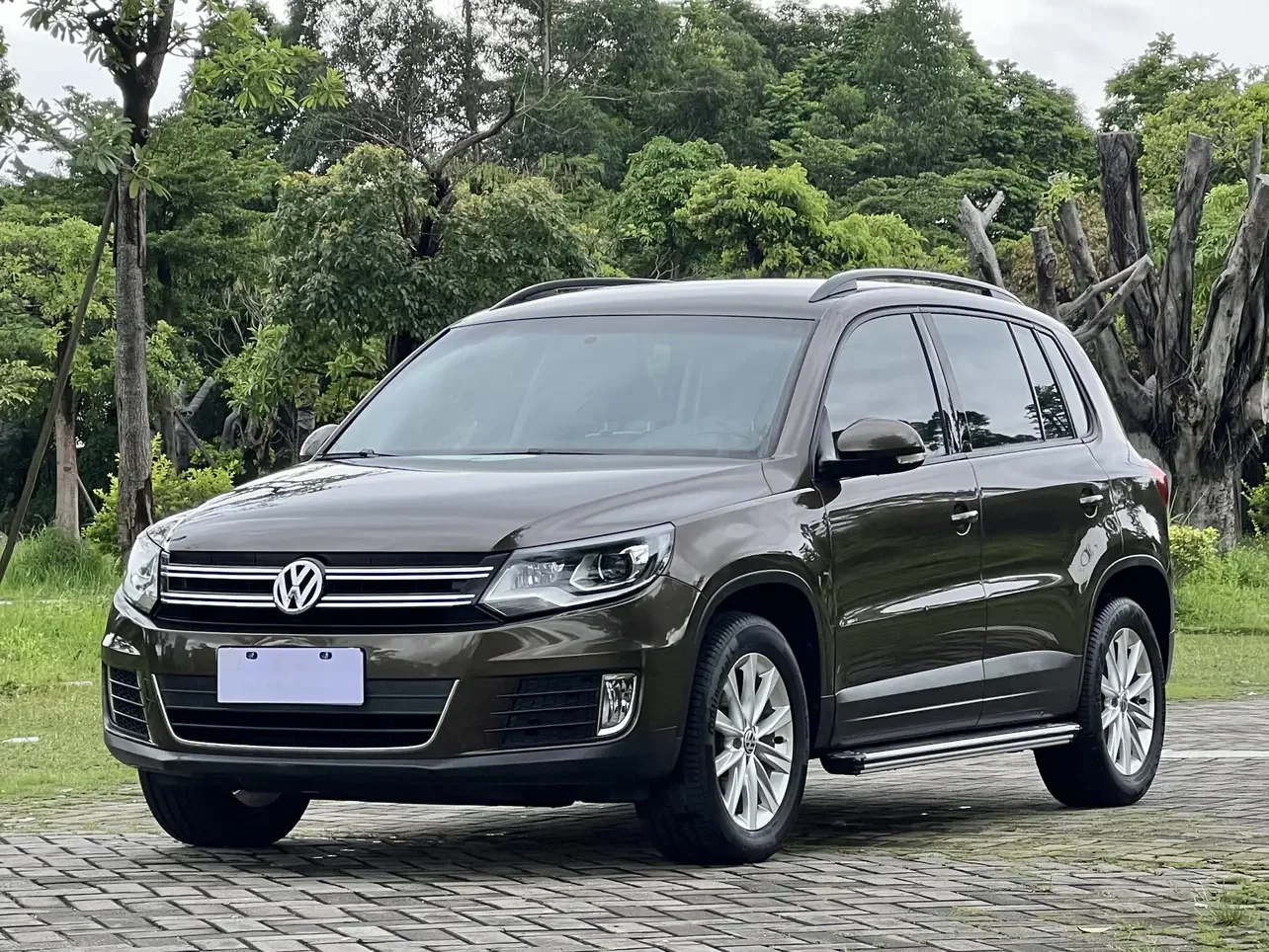 Volkswagen Tiguan (Tharu)