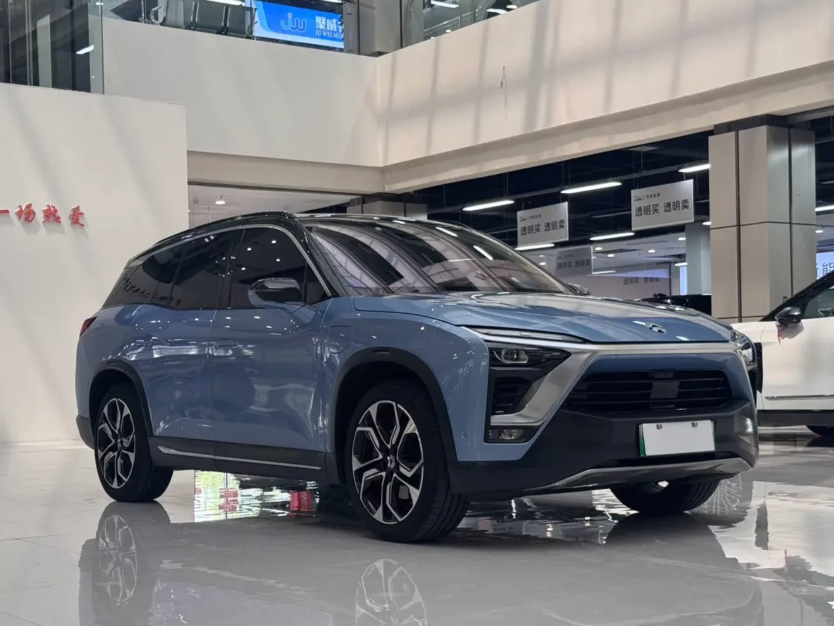 NIO ES8