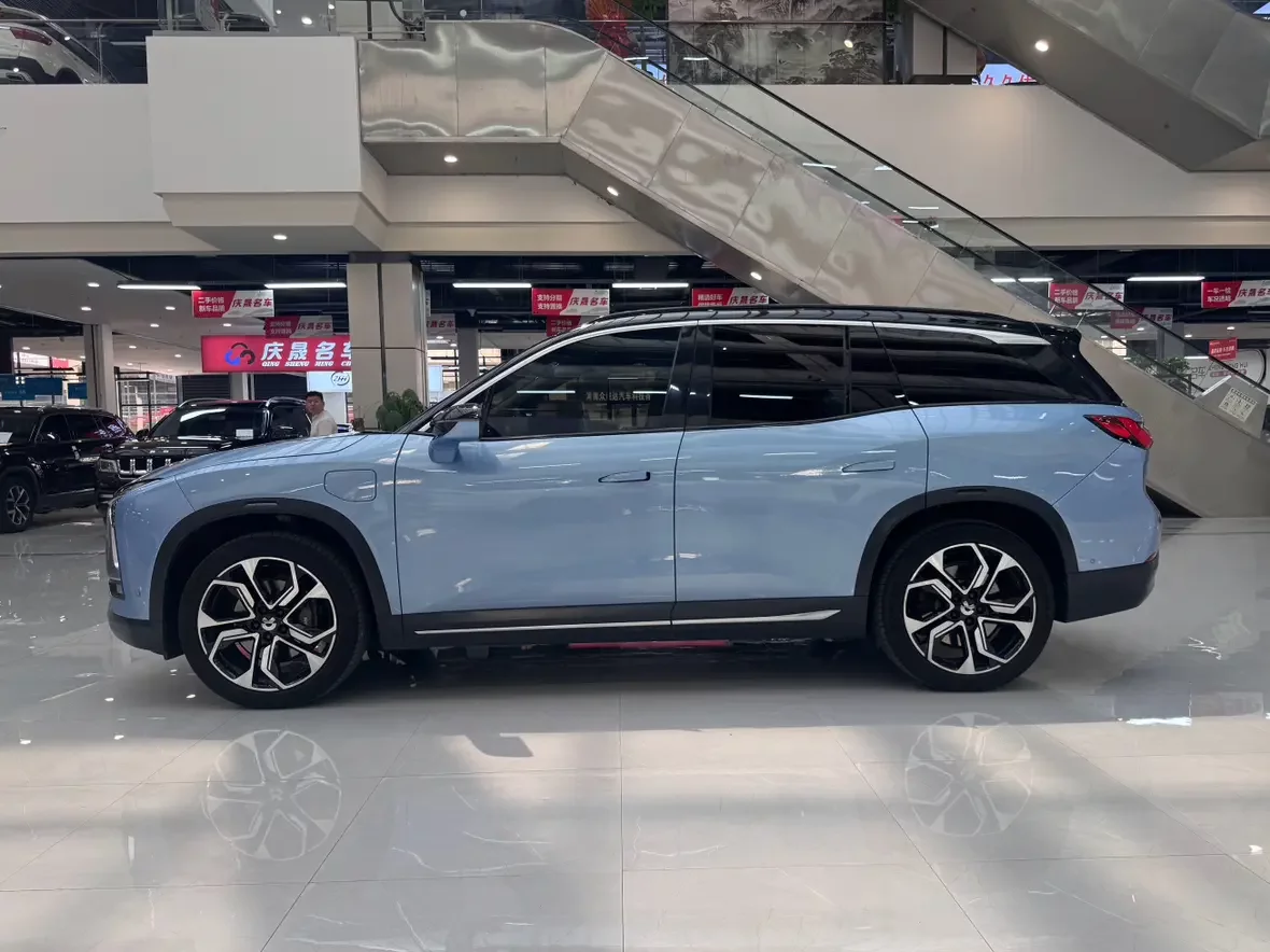 NIO ES8