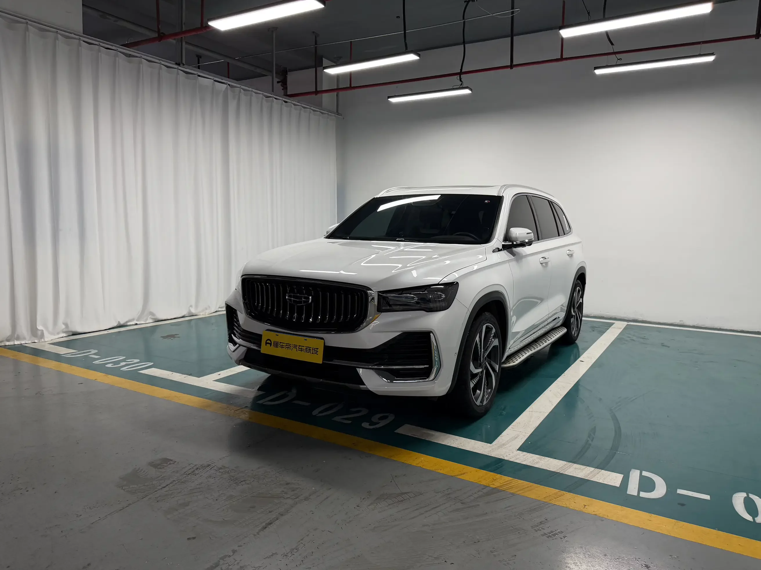 Geely Monjaro (Xingyue L)  из Китая