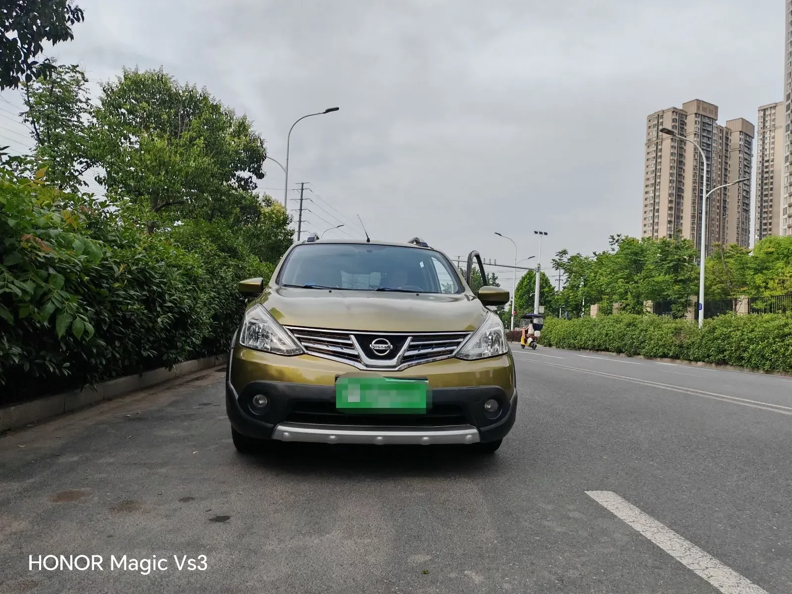 Nissan Li Wei  из Китая