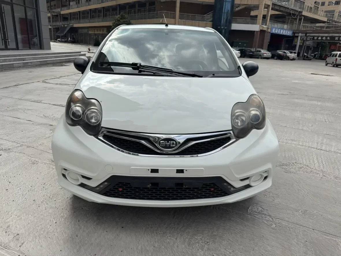 BYD F0