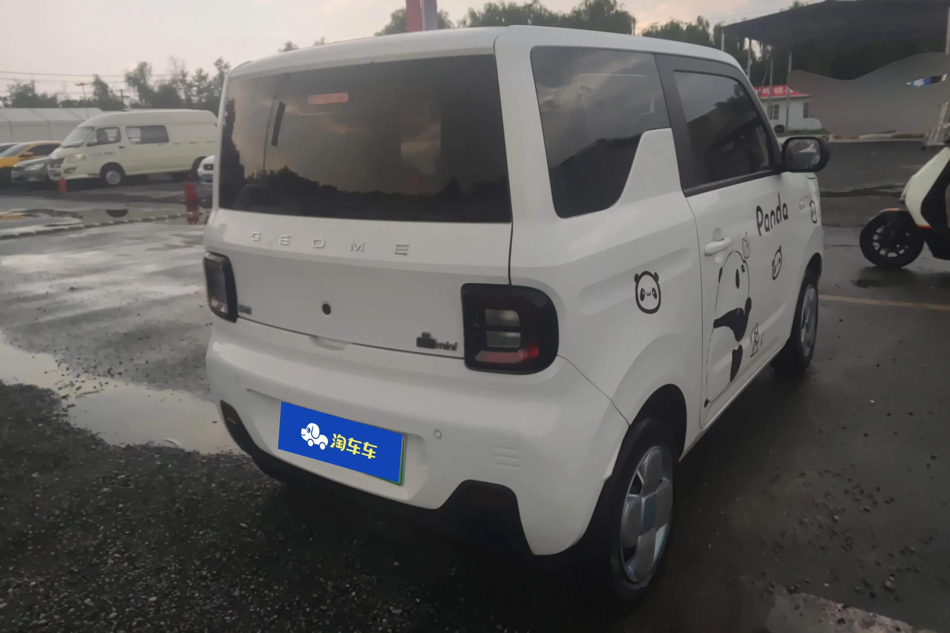 Geely panda