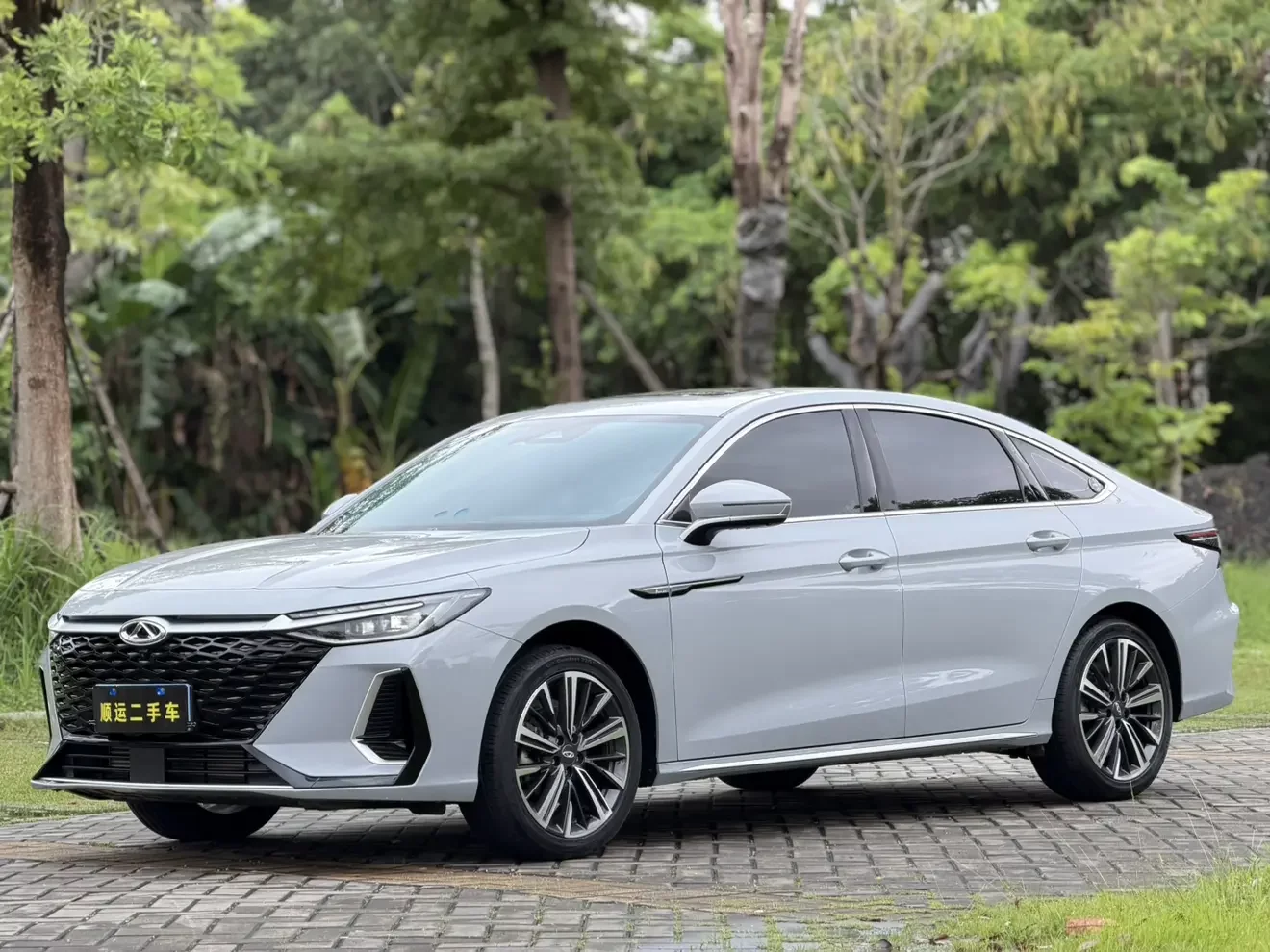 Chery Arrizo 8