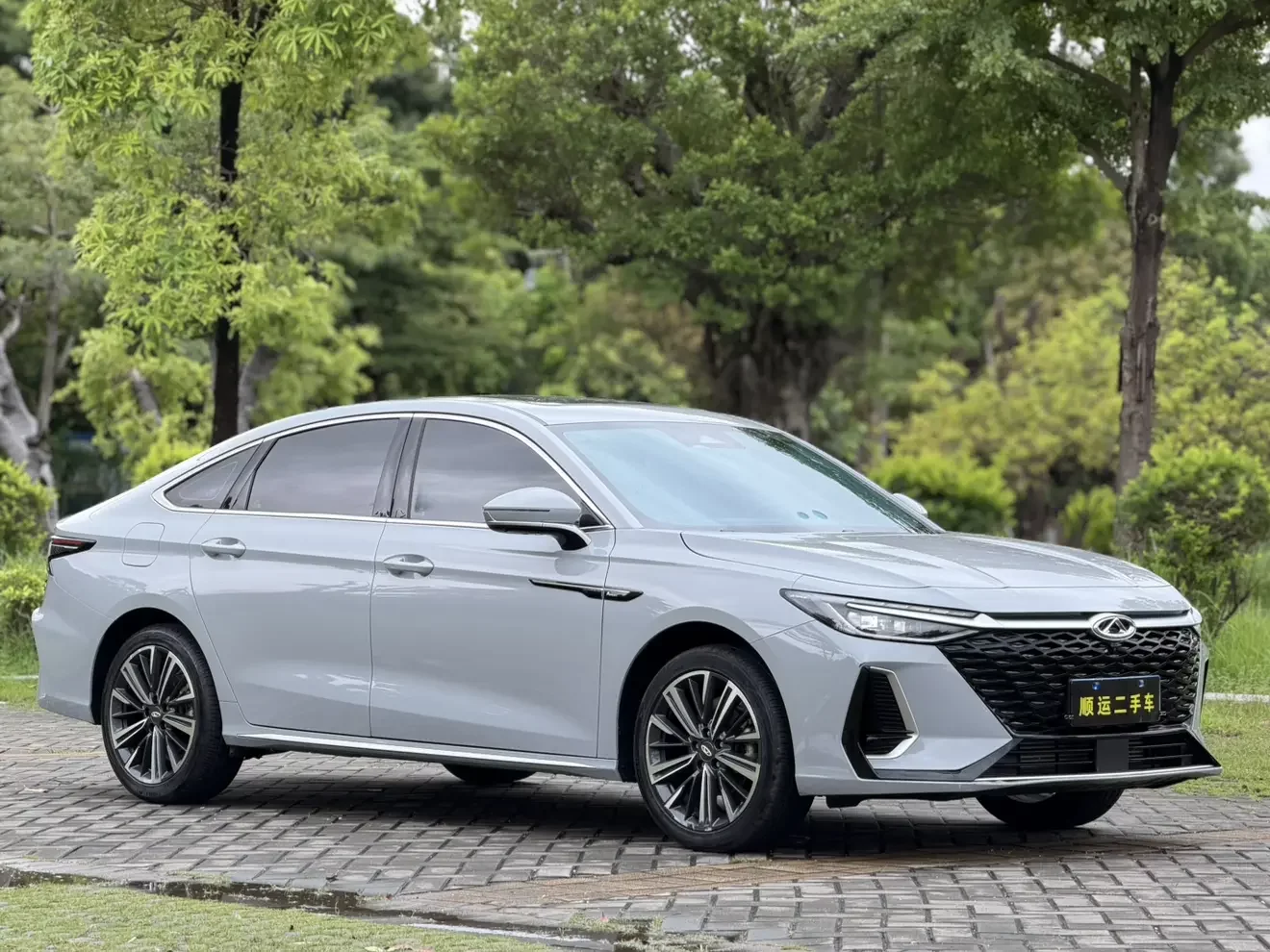 Chery Arrizo 8