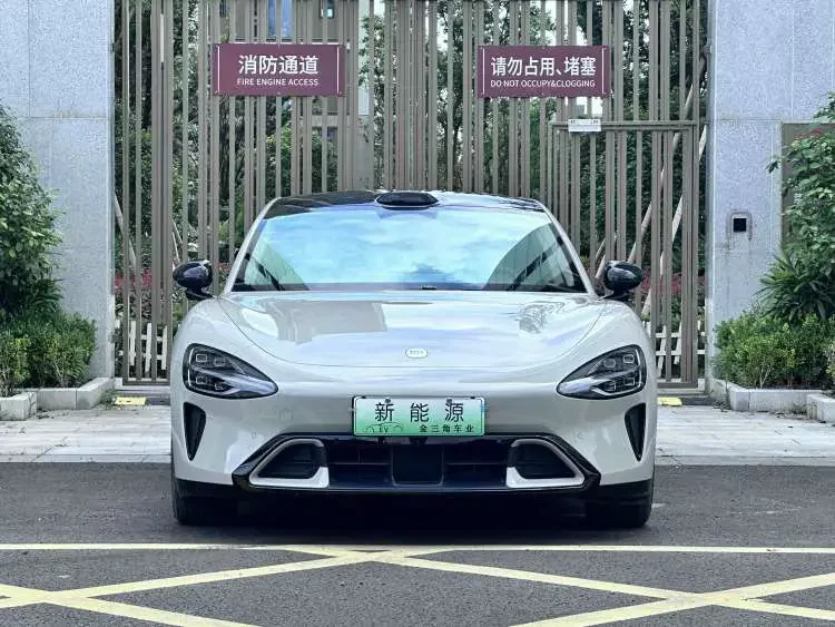 Xiaomi car Xiaomi SU7  из Китая