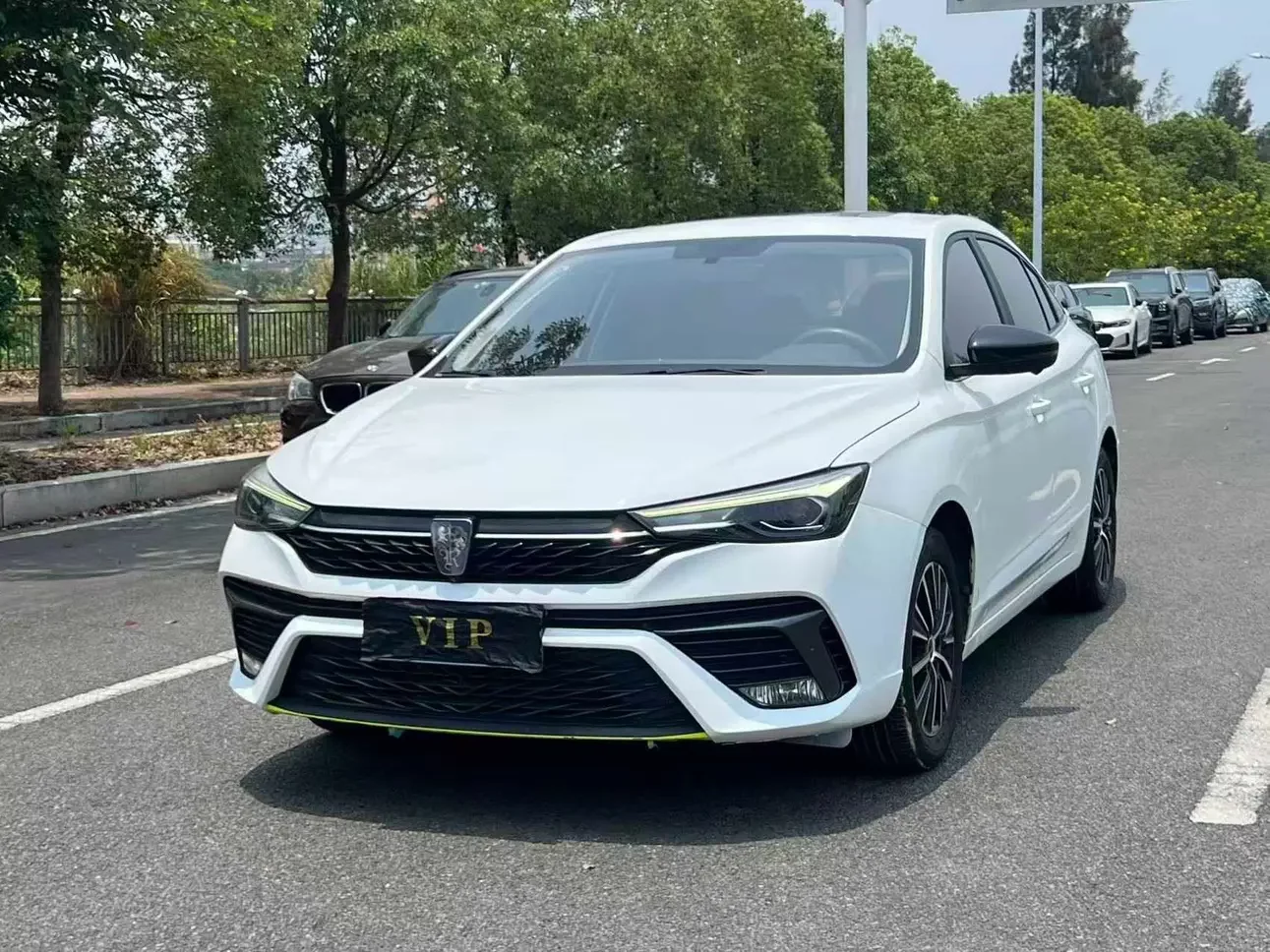 Roewe i5