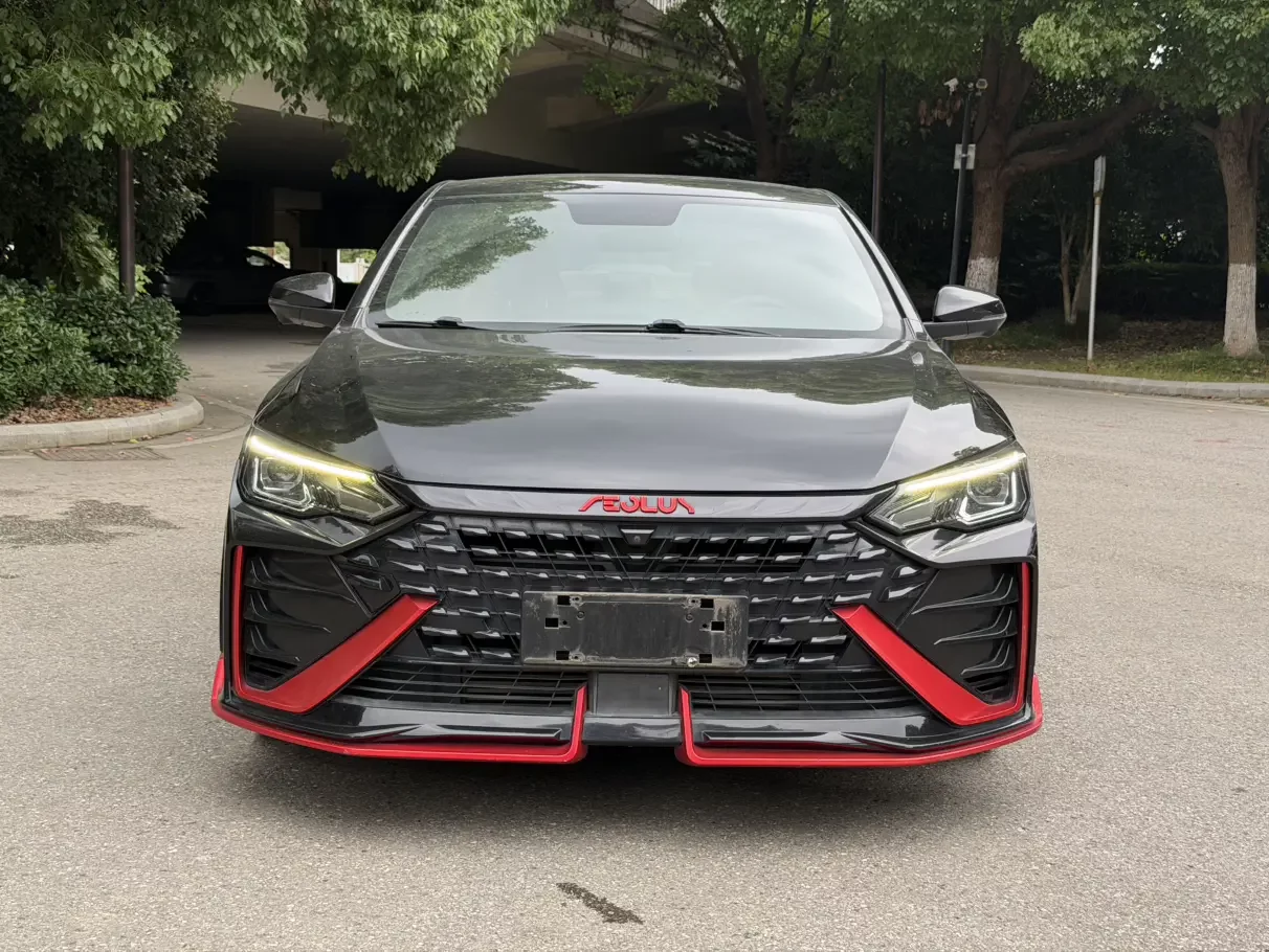 Dongfeng Yixuan MAX  из Китая