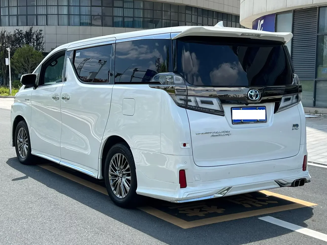 Toyota Crown Wellfire