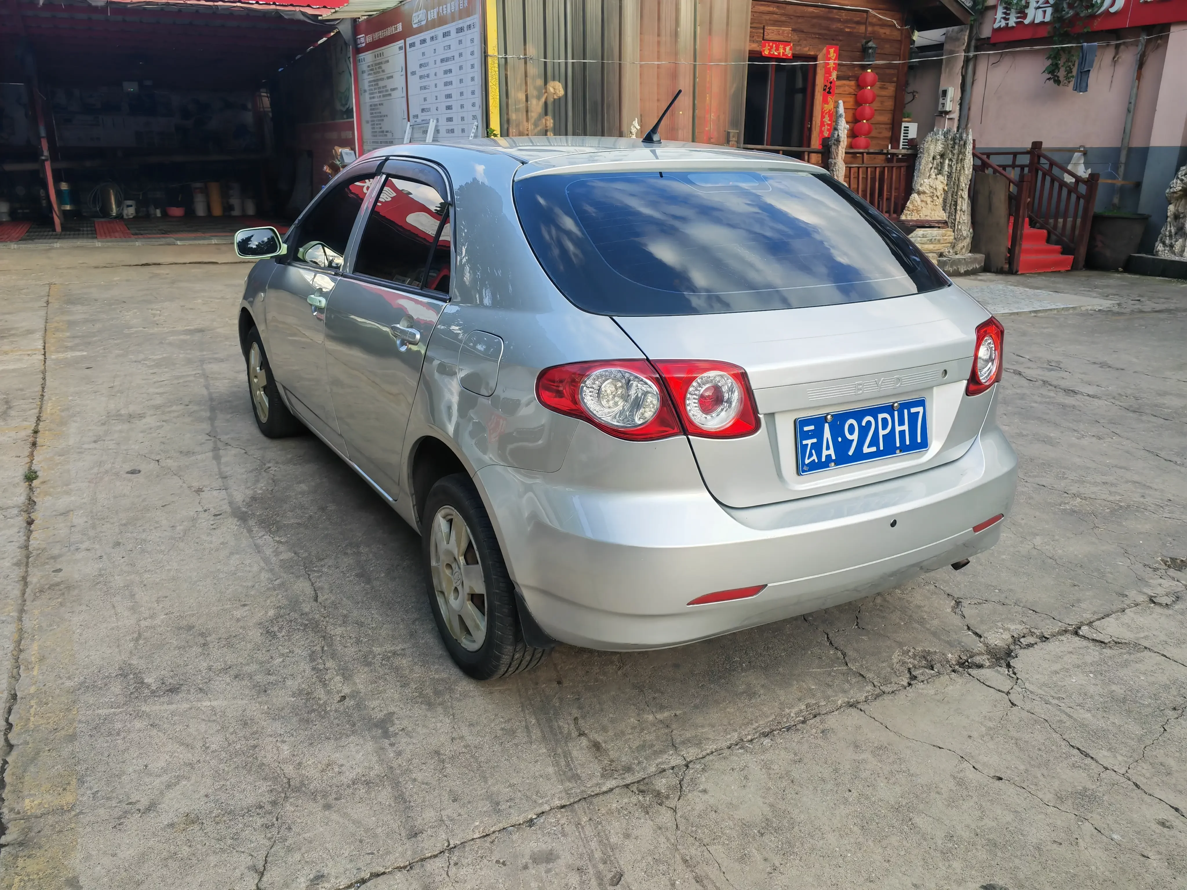BYD F3R