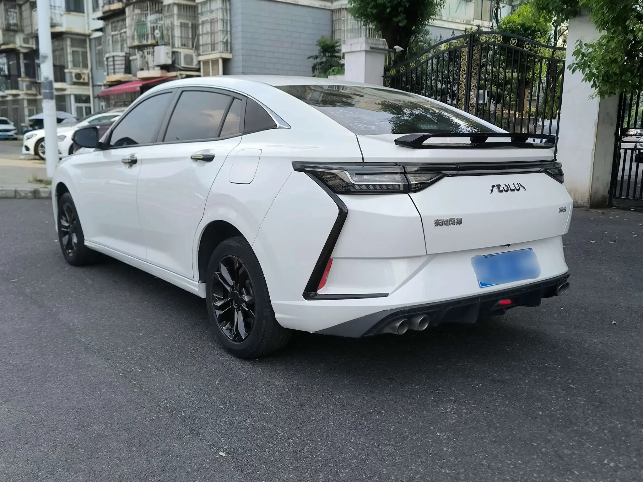 Dongfeng Yixuan