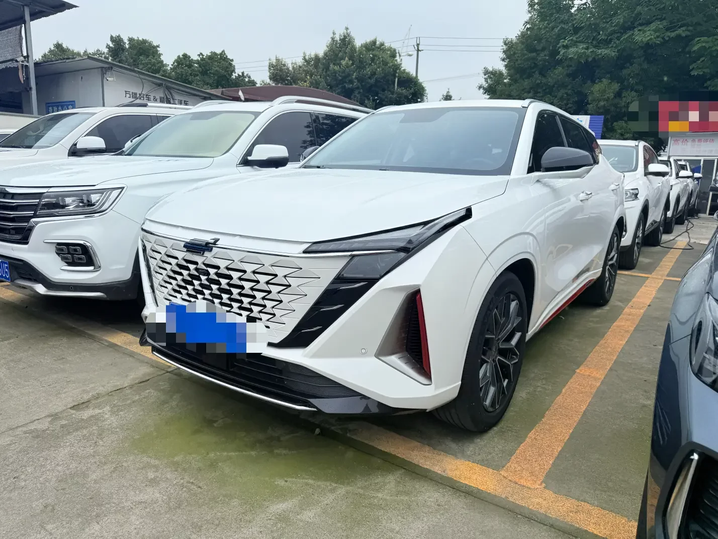 Oshan Changan Auchan Z6