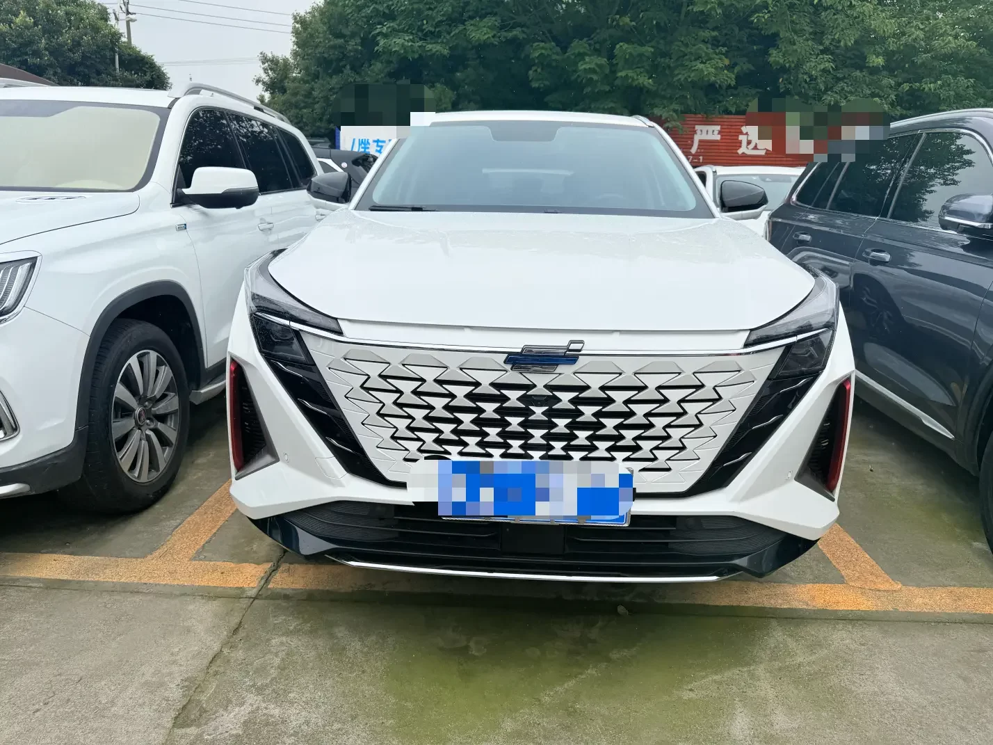 Oshan Changan Auchan Z6