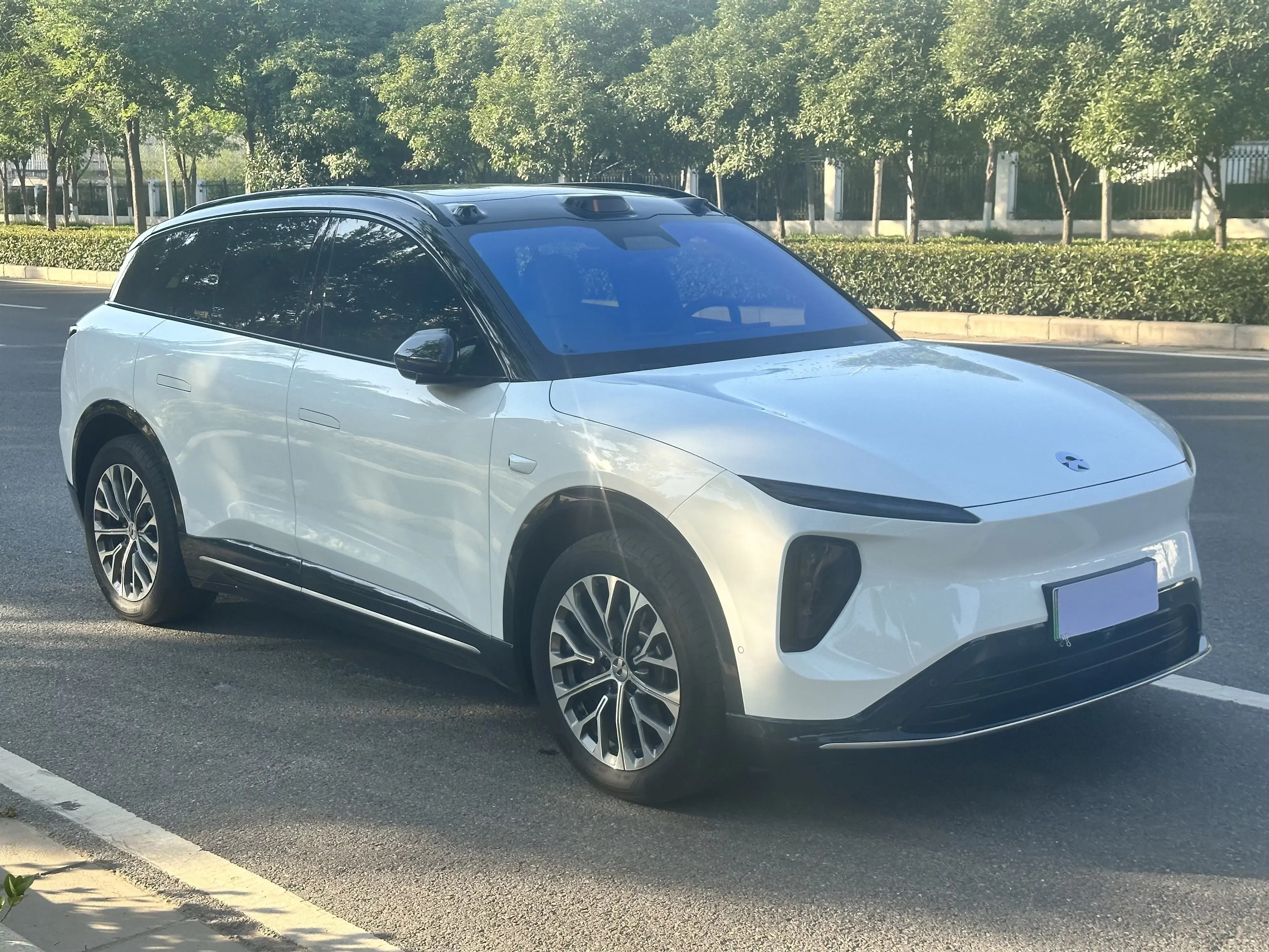NIO ES6