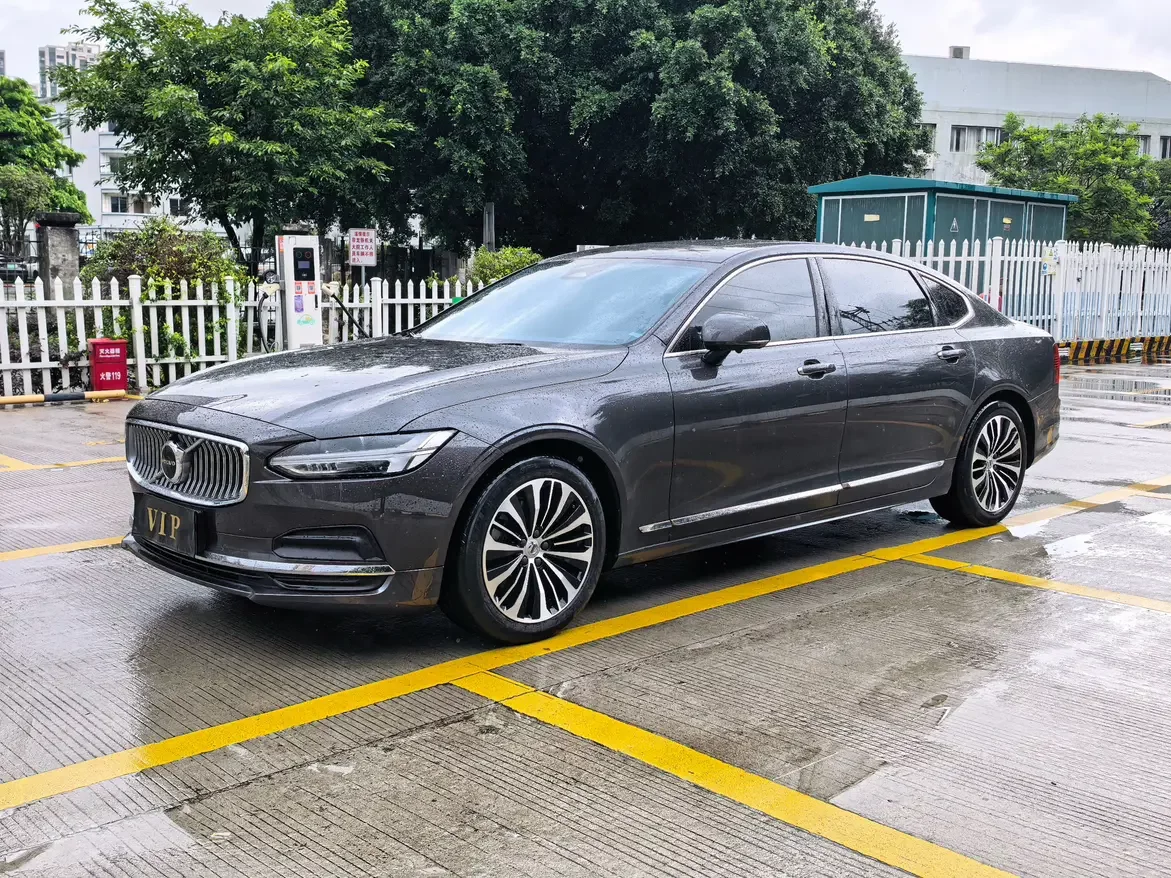 Volvo S90