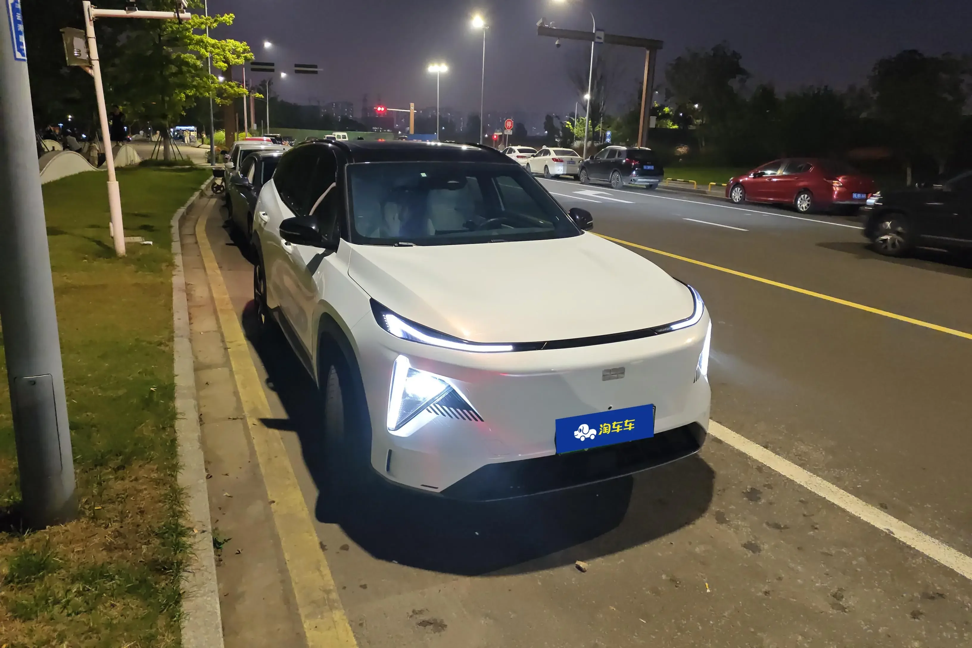 Geely Galaxy L7