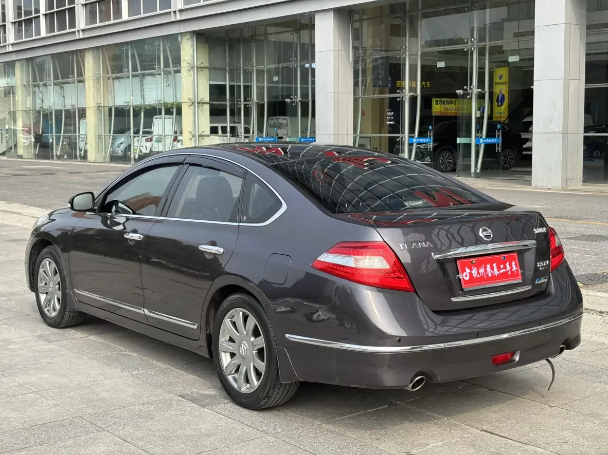 Nissan Altima