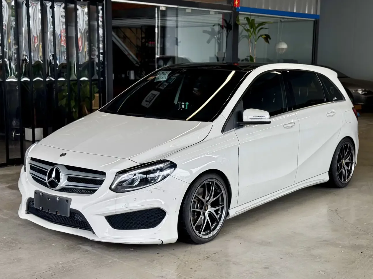Mercedes-Benz B Class