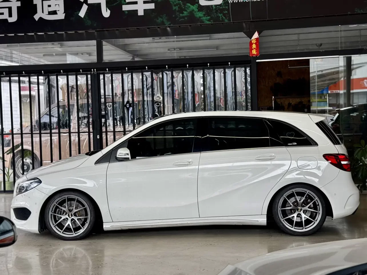 Mercedes-Benz B Class