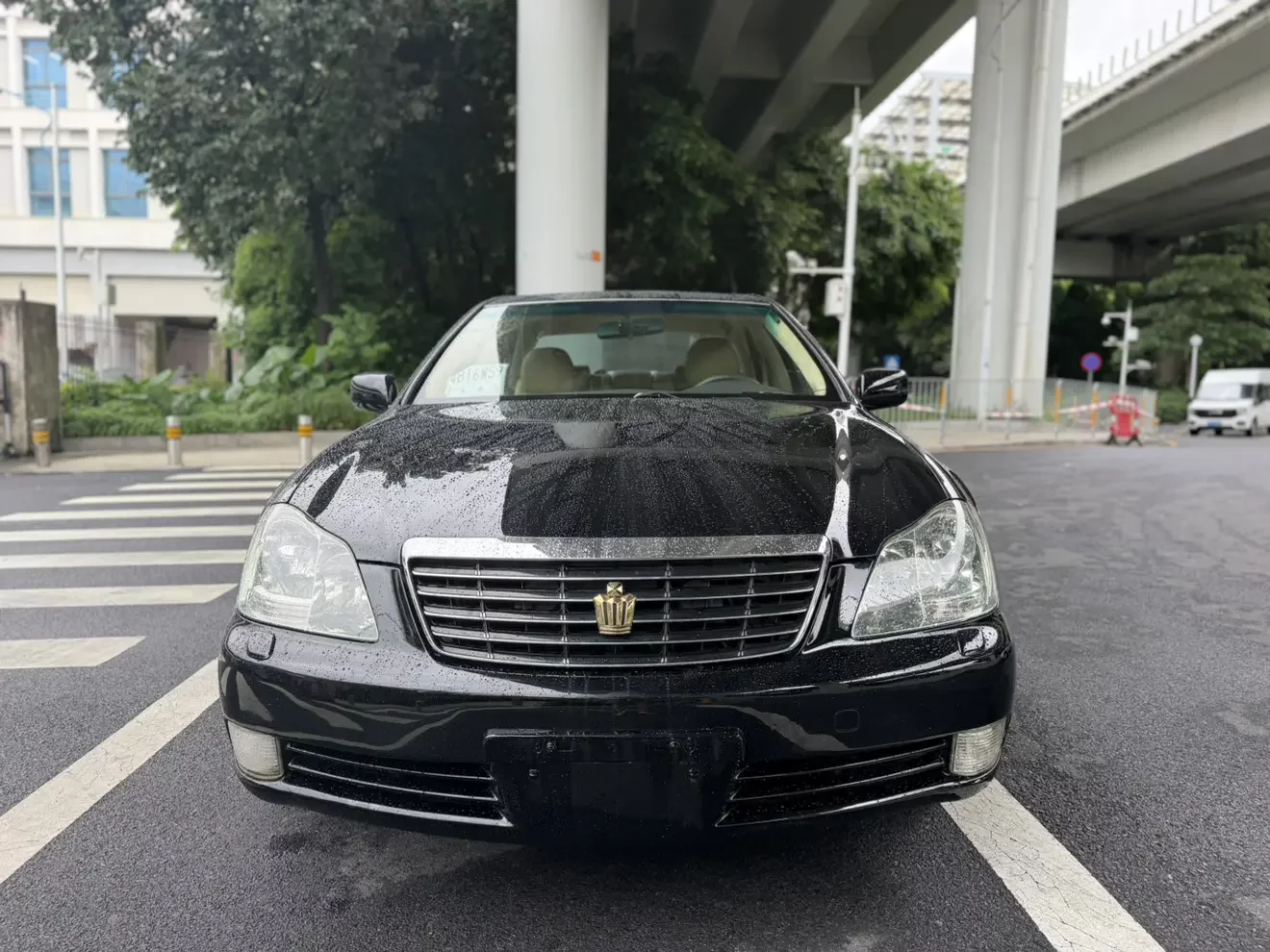Toyota crown