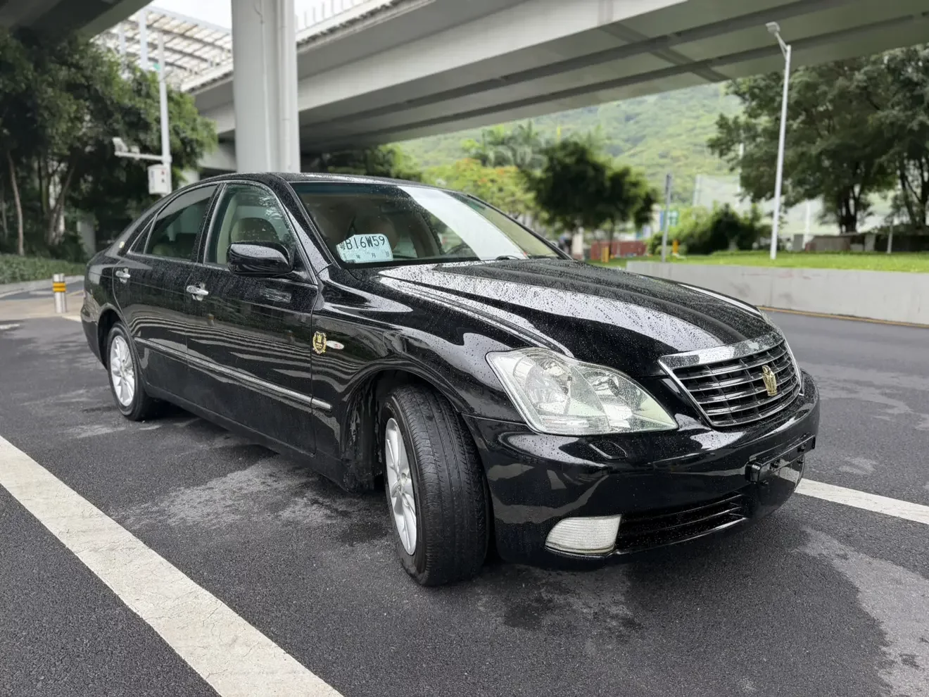 Toyota crown