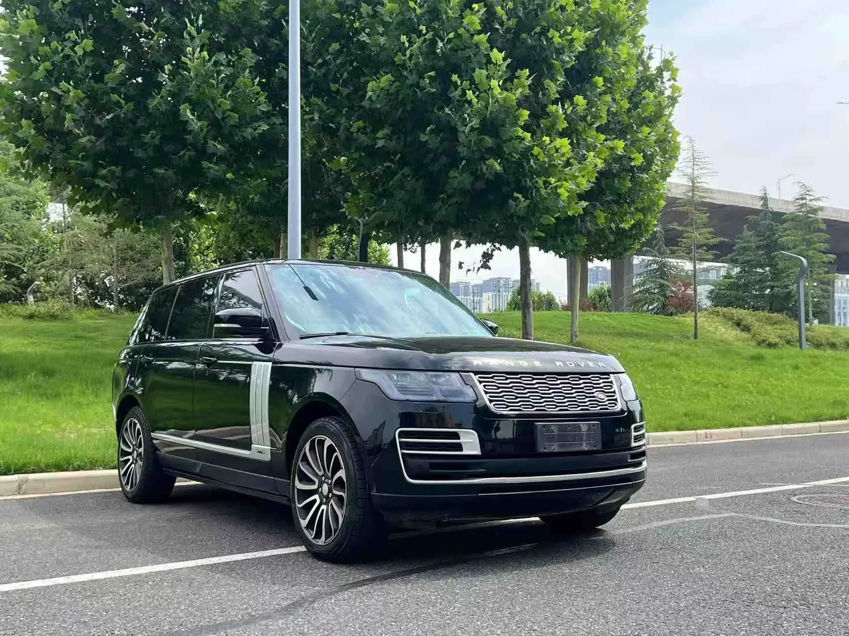 Land Rover range rover