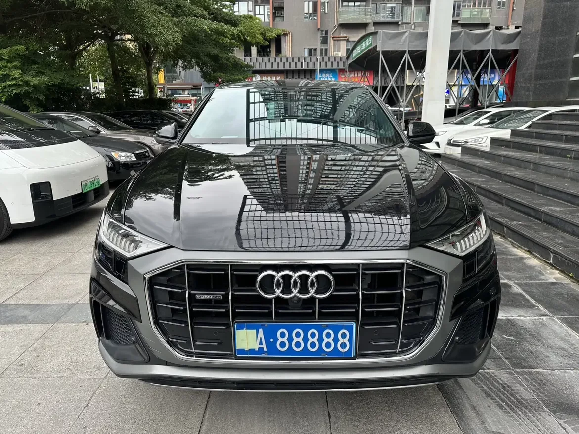 Audi Q8