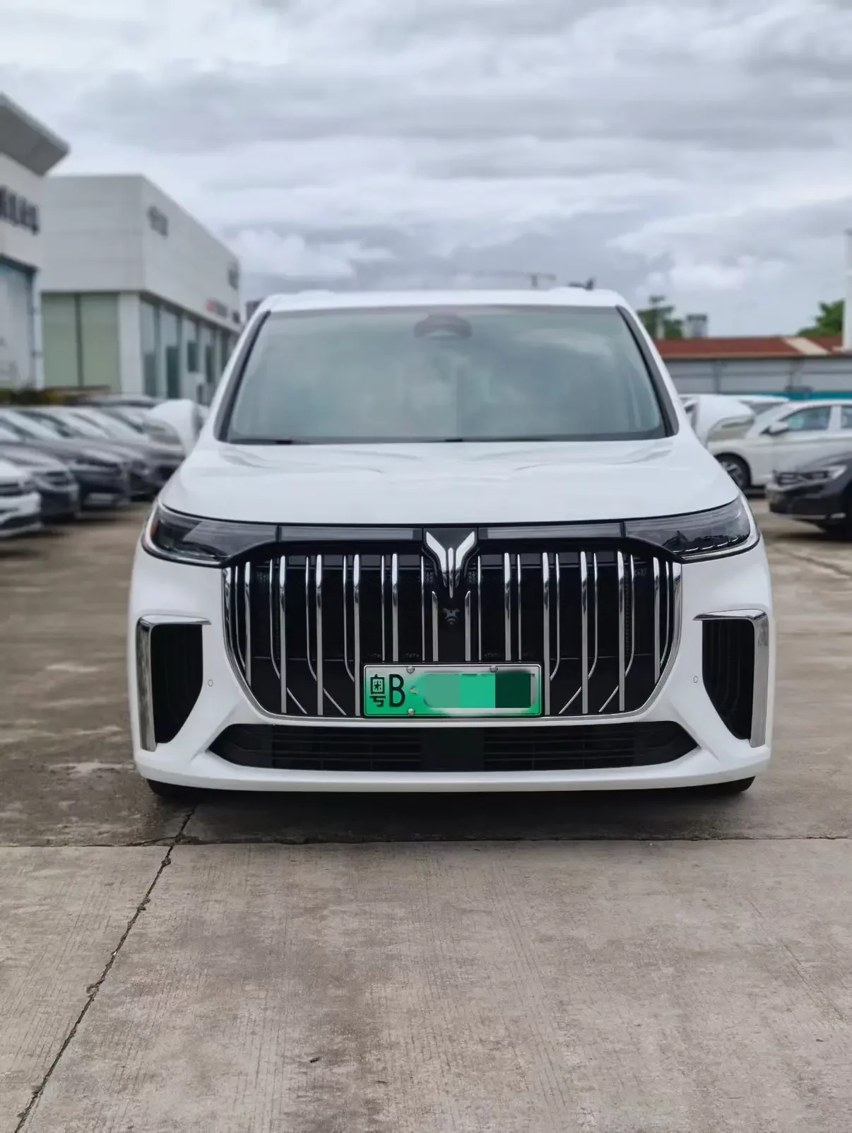 Voyah Lantu Dreamer PHEV  из Китая