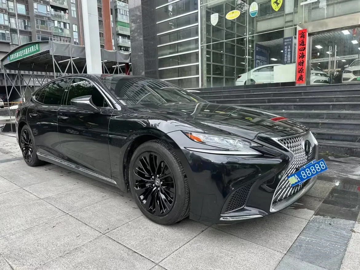Lexus LS