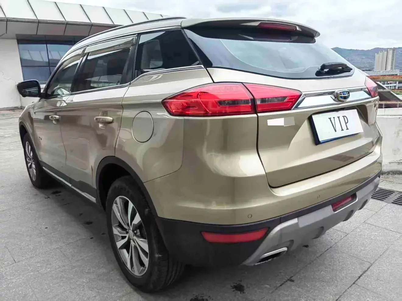 Geely Atlas