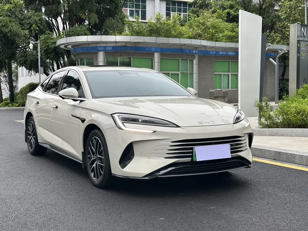 BYD Seal 07DM